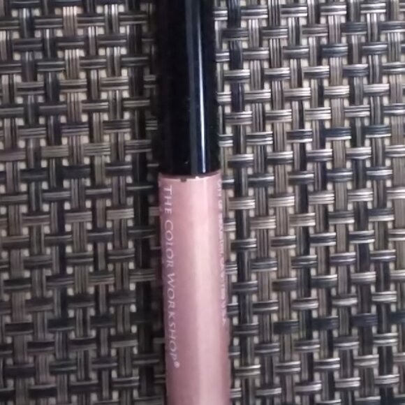 4PC The Color Workshop Liquid Lipsticks 2 Metallic 2 Matte Red Pink & Nude - Picture 5 of 7